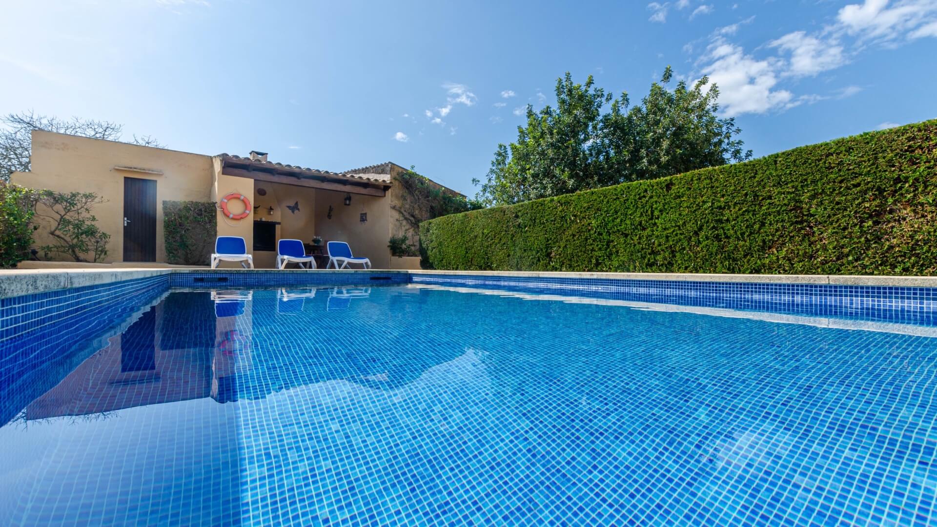 Finca-Vermietungen für große Gruppen auf Mallorca: Ihr Traumurlaub mit Familie und Freunden